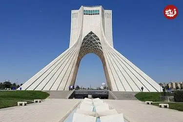 آسیب شیشه های کافه‌گالری برج آزادی در پی موج انفجارهای حملات اخیر