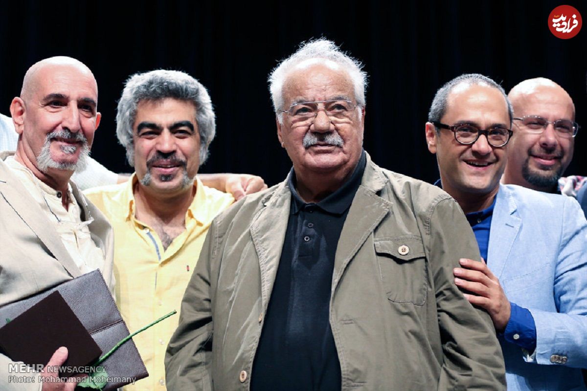 (عکس) «ناصر ملک مطیعی و سهیلا» در نمایی از فیلم مردها و جاده ها؛ سال 42