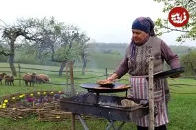 ببینید| غذای روستایی در آذربایجان؛ پخت برگر مرغ، نان تازه و کوکو سیب زمینی