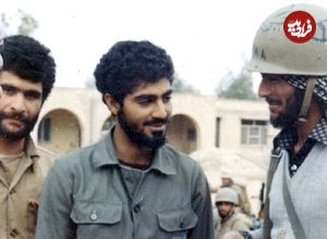 عکس؛ سفر در زمان؛ «سردار سلیمانی در حال گفتگو با محسن رضایی»؛ دهه 60