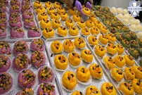 (ویدئو) غذای خیابانی در کره؛ پخت نان بخار پز و دونات در بوسان
