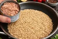 ببینید| طرز تهیه یک غذای ساده و جدید با تن ماهی و جو دوسر