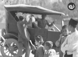 عکس| سفر زمان؛ عکس یادگاری روستایی‌های با سرباز؛ بیش از یک قرن قبل