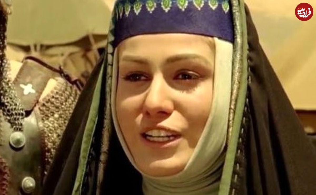 عکس؛ سفر زمان؛ «رز رضوی» (همسر وهب نصرانی در مختارنامه) در 43 سالگی در پشتصحنه یک تئاتر