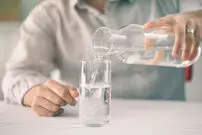 این نوشیدنی پرطرفدار آب بدن را کم می‌کند 