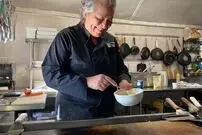پخت «مخلوط ماهی» طبق دستورالعمل آشپز معروف سرخپوست
