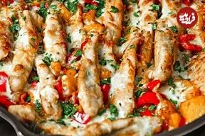 ببینید| طرز تهیه یک غذای ساده با سینه مرغ و سبزیجات