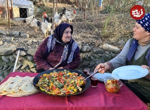 ببینید؛ غذای روستایی در آذربایجان؛ تهیه املت با فلفل دلمه ای و قارچ در جنگل