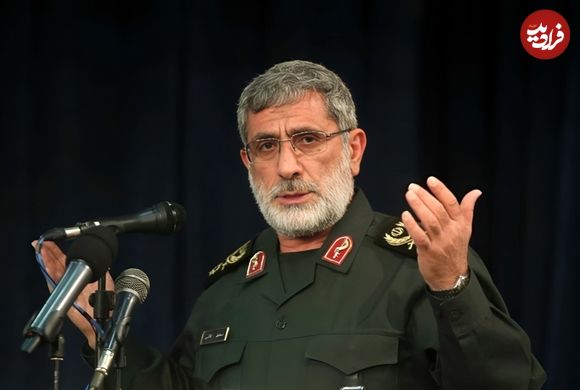 عکس؛ سفر در زمان؛ «سردار قاآنی و همرزمان در حال شیرین خوردن در جبهه»؛ دهه 60