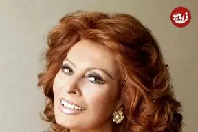 عکس| سفر در زمان؛ سوفیا لورن» در حال خواندن یک نامه در پاریس؛ سال 1334