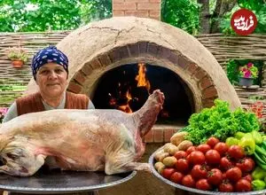 ببینید| غذای روستایی در آذربایجان؛ کباب کردن بره 15 کیلوگرمی در تنور گِلی