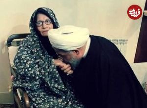 عکس؛ سفر به تاریخ؛ «حسن روحانی» در کنار پدرش «اسدالله فریدون»؛ سال 1382
