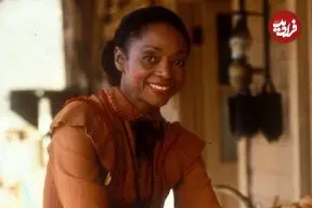 عکس| سفر در زمان؛ چهره «گریس» 33 سال بعد سریال پزشک دهکده در 77 سالگی