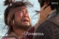 عکس| سفر زمان؛ «رئیس موپالمو» در حال تمرین دیالوگ‌هایش در پشت‌صحنه سریال «جومونگ»