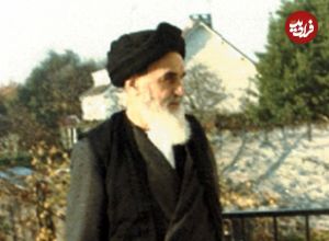 عکس| سفر در زمان؛ «امام خمینی» در حال عبور از منطقه شارع الرسول نجف؛ سال 44