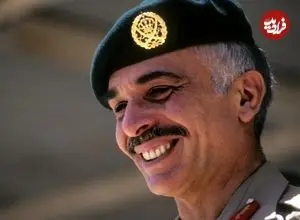 عکس| سفر در زمان؛ «ملک حسین، پادشاه اردن»  در حال اسکی در گشتاد؛ سال 1337