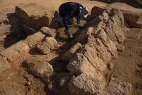 کشف بیش از ۶۰ گور تاریخی  در غزه