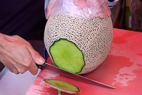 ببینید؛ برش زدن میوه به شیوه میوه فروش کره ای؛ از طالبی و هندوانه  تا آناناس