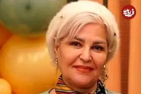 عکس| سفر زمان؛ چهرۀ «اکرم محمدی» در 36 سالگی در جشن تولد «منوچهر نوذری»؛ سال 73