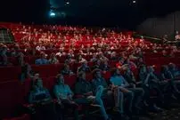 مطالعه محققان ژاپنی: رفتن به سینما و تئاتر می‌تواند سرعت پیری بیولوژیکی را کاهش دهد