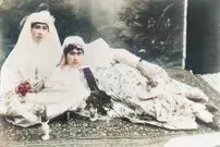 چهرۀ متفاوت زنان عصر قاجار در عکس‌های رنگی