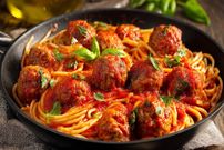 ببینید| طرز پخت یک شام خوشمزه؛ اسپاگتی با کوفته قلقلی
