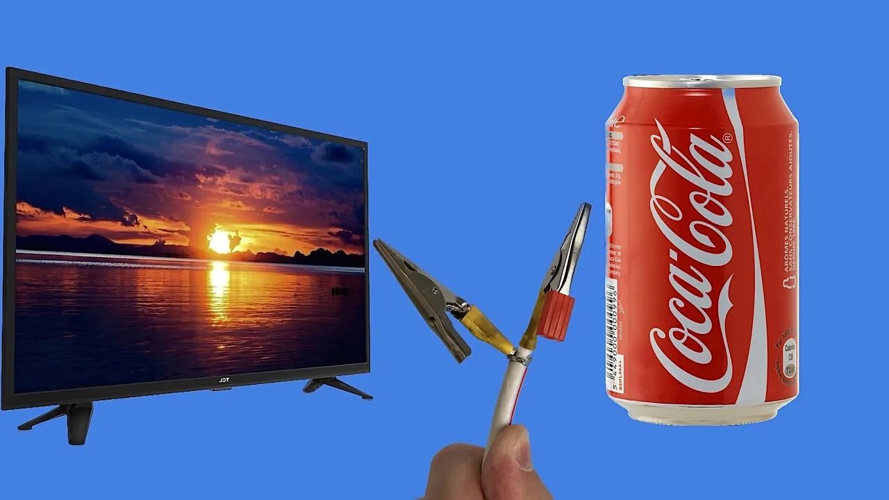 اگر قوطی فلزی کوکاکولا را به تلویزیون وصل کنید، چه اتفاقی می افتد؟