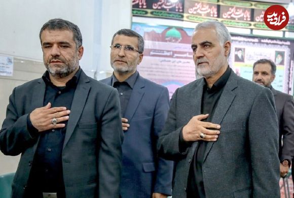 عکس؛ سفر در زمان؛ «سردار سلیمانی» در کنار محافظان اش»؛ دهه 90