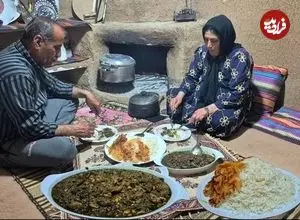 ببینید| غذای روستایی در ایران؛ پخت قورمه سبزی با مرغ توسط زوج روستایی