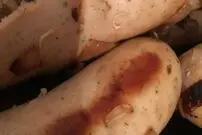 (ویدئو) لحظه بیرون آمدن انگل‌ها از سوسیس