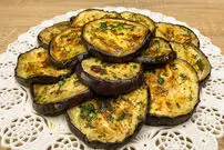 (ویدئو) نگران ناهار نباشید، این غذای ایتالیایی را با بادمجان در خانه درست کنید