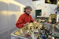 جوان‌ترین دکترای فیزیک کوانتوم در ۱۵ سالگی: می‌خواهم نژاد ابر انسان بسازم!