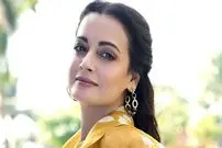 عکس| سفر زمان؛ «دیا میرزا» و «محمدرضا گلزار» در نشست خبری «سلام بمبئی»؛ سال 95