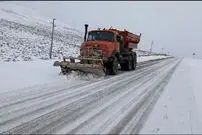 (ویدئو) تصادف وحشتناک خودروی برف‌روب حین کار