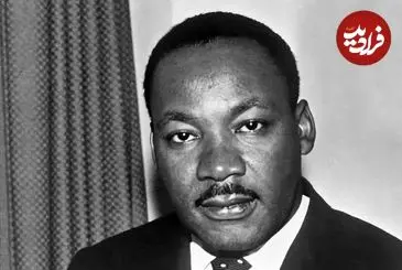 عکس| سفر در زمان؛ «مارتین لوترکینگ» در یک کنفرانس مطبوعاتی؛ سال 1336