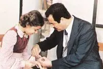 عکس| سفر به تاریخ؛ «رغد، دختر صدام» در مراسم چهلم پدرش در یمن؛ 18 سال قبل