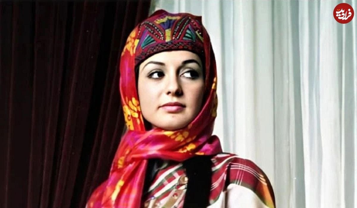 عکس| سفر در زمان؛ «گوگوش و جمیله» در مراسم تشییع «فریدون آتشین»؛ سال 55