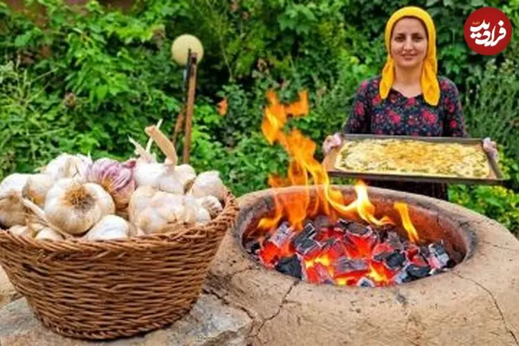 ببینید| غذای روستایی در ایران؛ پخت حرفه ای نان سیر در طبیعت روستا