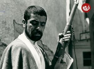 (عکس) بهروز وثوقی و روح الله مفیدی در نمایی از فیلم تنگسیر؛ سال 1352