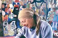 (عکس) ننه مکرمه قنبری؛ نقاشی که سواد نداشت اما جهانی شد