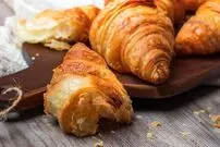 تاریخچه خواندنی پخت نان کروسان؛ از اتریش تا فرانسه