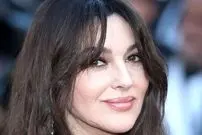 عکس| سفر در زمان؛ «مونیکا بلوچی بازیگر نقش مالنا» در 37 سالگی در نیویورک؛ سال 1380