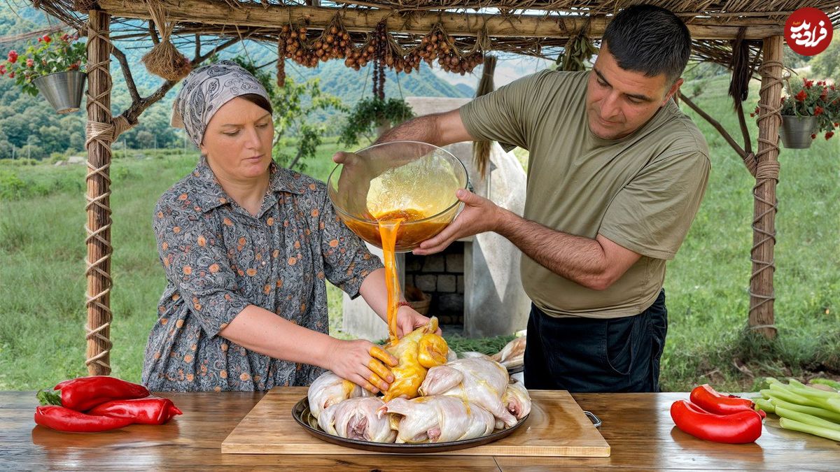 ببینید؛ غذای روستایی در آذربایجان؛ تهیه مرغ کبابی در طبیعت