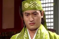 ببینید| سفر به تاریخ؛ دیالوگ اشتباه و خندۀ «یونگ‌پو» در پشت‌صحنۀ سریال «جومونگ»