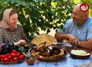 ببینید| غذای روستایی در روسیه؛ سوخاری کردن ماهی روی آتش توسط زوج داغستانی