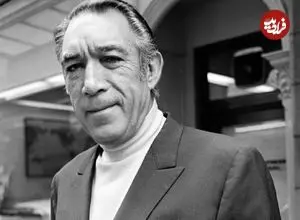 عکس| سفر در زمان؛ «آنتونی کوئین» به همراه همسرش در حال ورود به فرودگاه رم؛ سال 1334