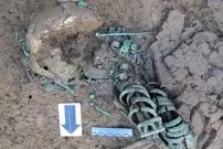 کشف مقبرۀ 3 هزارسالۀ زنی با 19 دستبند و 8 انگشتر