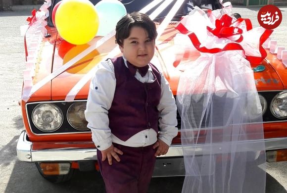 عکس؛ سفر در زمان؛ «رسول» بچه مهندس 1 در کنار سام درخشانی و پژمان جمشیدی؛ سال 99