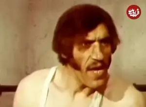 عکس| سفر زمان؛ «شیرعلی قصاب» در حال ماساژ دادن «کورد یورگنس» در حمام؛ سال 57