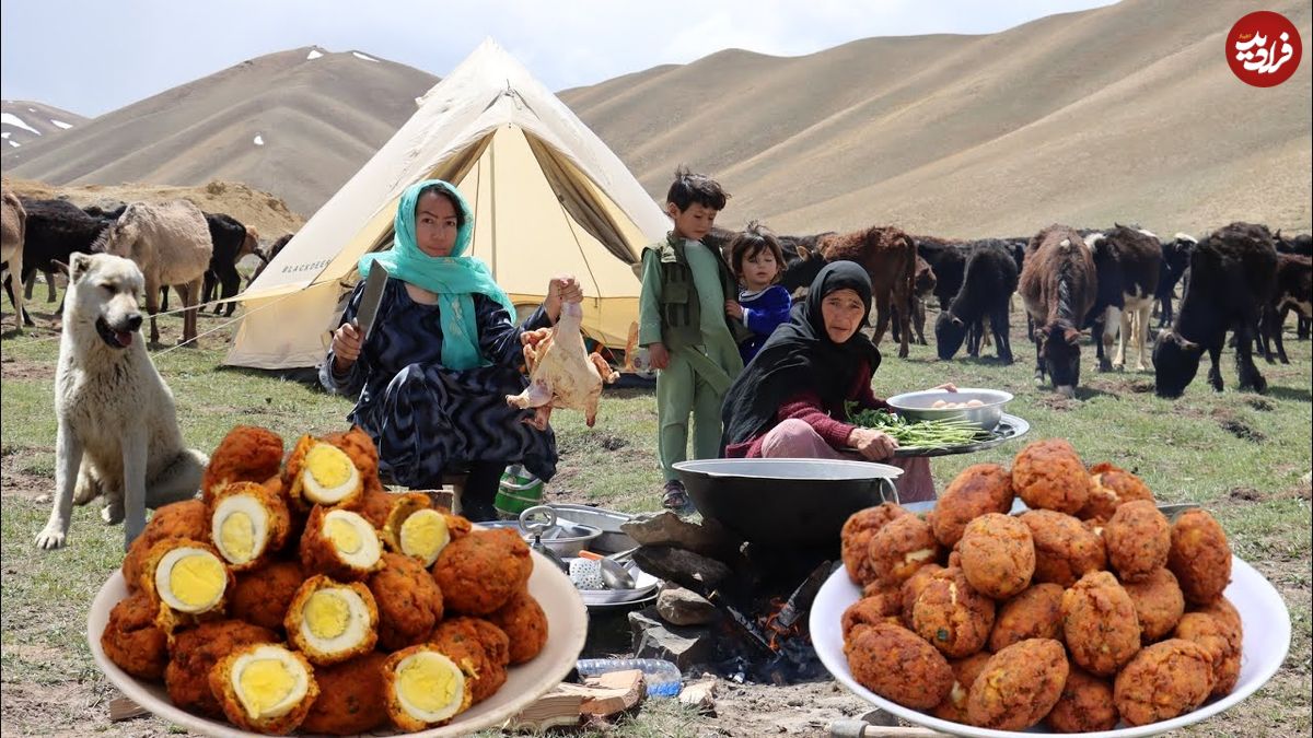 ببینید؛ غذای عشایری در افغانستان؛ پخت یک غذای سنتی با تخم مرغ و مرغ در طبیعت